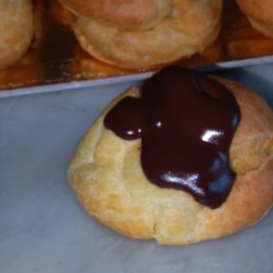 Bigne' alla crema di cioccolato