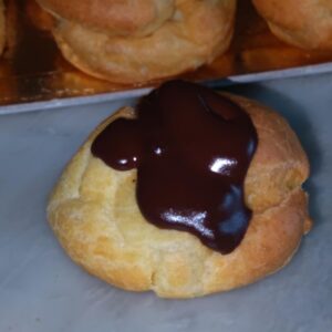Bigne' alla crema di cioccolato